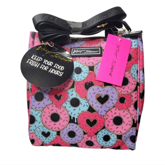 🔹️Betsey Johnson🔹️ Insulated Pink Donut Lunch Tote Size 10"x9"x5" - Picture 1 of 6